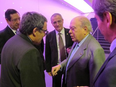 L'alcalde, Àngel Ros, saludant l'ex President de la Generalitat, Jordi Pujol.