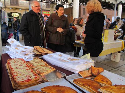 Foto 3. El mercat ha registrat una alta afluència de públic.