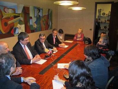 Foto 2. Ros ha comentat que es tracta de tenir un Eix Comercial de més qualitat i més atractiu per als compradors.