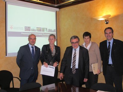 Foto 3. Camps, Presseguer i Peris també han assistit a la presentació dels pressupostos que s'ha fet als mitjans de comunicació.