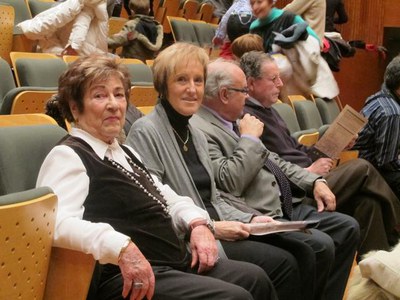 Foto 3. Dolors Arderiu ha assistit a l’espectacle familiar, que ha omplert l’equipament municipal.