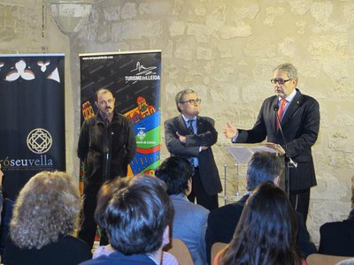 Foto 2. Àngel Ros ha presidit l'acte, acompanyat del regidor Larrosa i del director del Consorci.