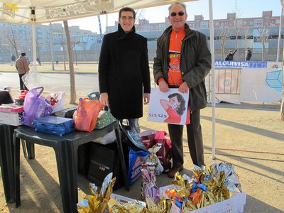 Foto 2. És característic que s'obsequiï un gall d’indi de premi final per cada categoria.