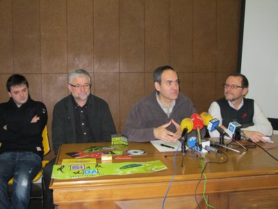 Foto 2. Presseguer ha explicat que l'objectiu és que els joves es diverteixin la nit de cap d'any amb els mínims riscos possibles.