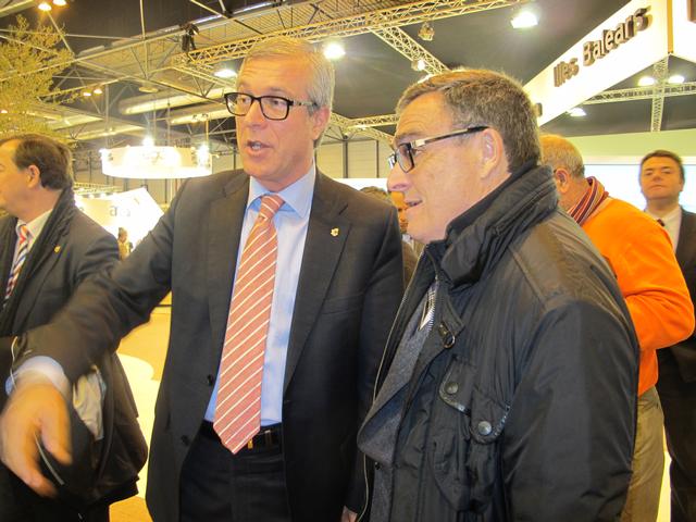 Foto 3. Ros ha saludat l'alcalde de Tarragona, Josep Fèlix Ballesteros