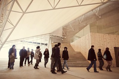 Foto 2. El Magical s'està acabant de construir al turó de Gardeny, al costat del Parc Científic.