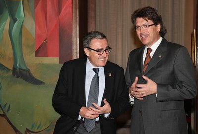 Foto 2. L'alcalde, amb el pregoner d'aquest any, José Torrente, portaveu de l'equip de govern de la Diputació de Granada.