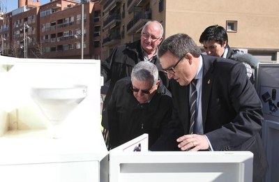 L’avantatge de la nova deixalleria mòbil és que és, alhora, un vehicle que incorpora una caixa (tot en ú), que un cop acaba el servei es pot desplaça….