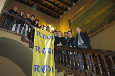 Fotografia de l'equip que representarà Lleida a la fase nacional de la First Lego League.