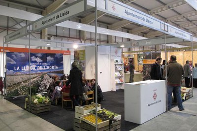 Foto 3. L'estand forma part del projecte europeu Agro-Prox.