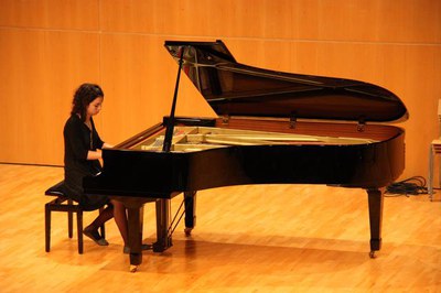 Foto 2. Marta Gort, al piano.