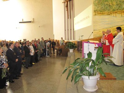 Foto 4. Després de la processó, l'alcalde ha assistit a la missa a la Parròquia del Santíssim Salvador.