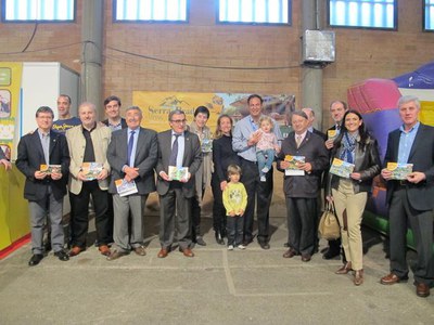 Foto 3. Una àmplia representació de la Corporació Municipal ha assistit a l'acte inaugural.