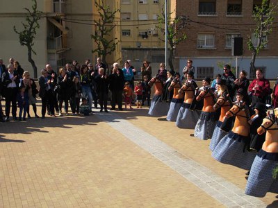 Foto 2. Al Parc, s'hi han aplegat diversos elements del Bestiari del Grup Cultural Garrigues i de Barcelona.
