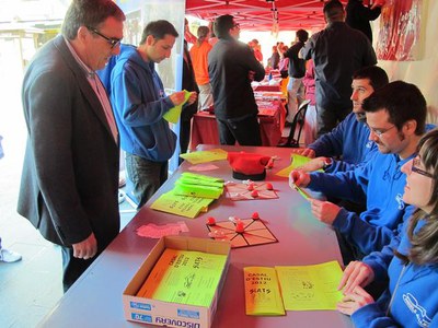 Foto 5. El paer en cap, a l'estand de l'Esbart Arrels de Lleida.