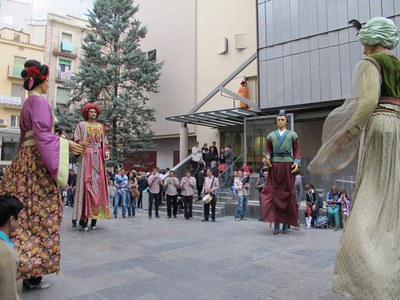 Foto 4. La Cultura Popular i Tradicional ha sortit al carrer per exhibir-se en les seves diferents demostracions.