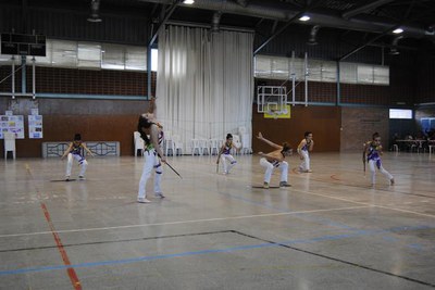 Foto 2. L'exhibició de twirling es va fer al pavelló.