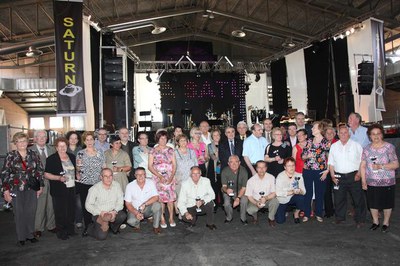 Foto de família dels guanyadors i guanyadores de les Tardes de Ball i dels concursos que se celebren a les llars de jubilats..