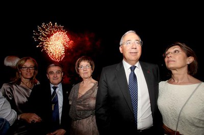 El castell de focs ha marcat lluminosament l'inici de la Festa Major..