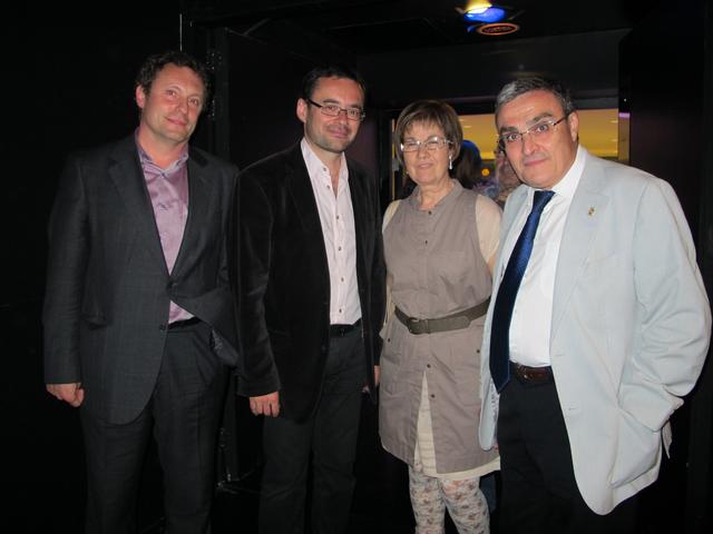 Foto 3. L'alcalde i Montse Parra, amb Alfons Reverté, director de l'Orquestra Julià Carbonell