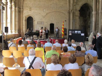 Foto 3. La celebració s'ha fet al peu del campanar, al claustre de la Seu Vella.