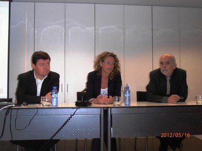 Arnó està especialitzat en noves tecnologies i internet..