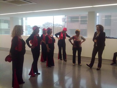 La regidora Maria Rosa Ball va saludar les participants..