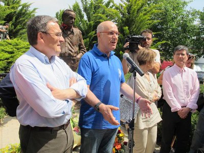 Foto 3. L'alcalde amb Duran i Lleida, qui ahir també va visitar l'Aplec.