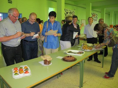 Foto 5. Els regidors de la Paeria han participat en el concurs de postres.
