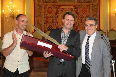 L'alcalde, Àngel Ros, amb el president del club, Enric Duch.