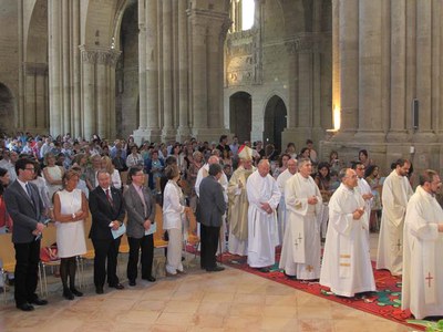Foto 3. Ros, amb el bisbe Piris, qui ha oficiat l'eucaristia.