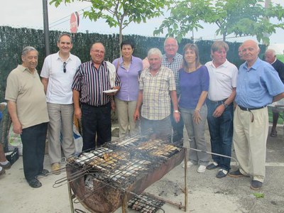 Foto 3. El matí ha començat amb la sardinada popular.