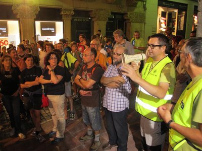 Foto 3. Els organitzadors, donant instruccions abans de la sortida.