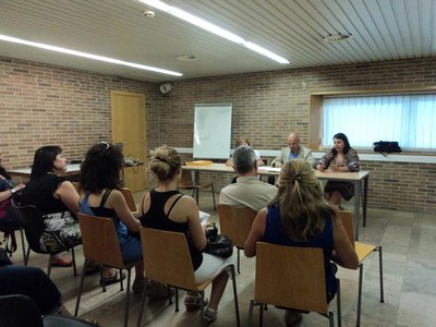 Foto 4. La signatura d'adhesió dels comerciants de Balàfia s'ha fet aquest dilluns a la tarda.