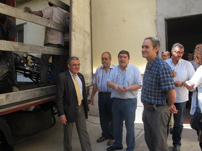 A Troballes recuperen, reciclen i reutilitzen la roba i altres objectes que després posen a la venda a les seves botigues, entre altres activitats.