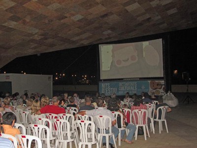 La plaça de la Llotja de Lleida és l’escenari on s'han projectat els curts d'animació.