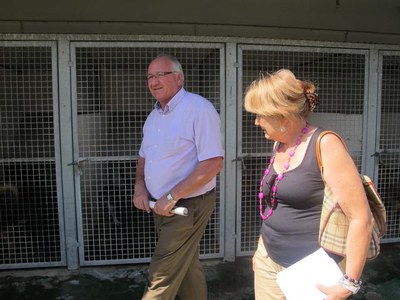 Foto 2. Josep Barberà i Sara Mestres, en un moment de la visita.