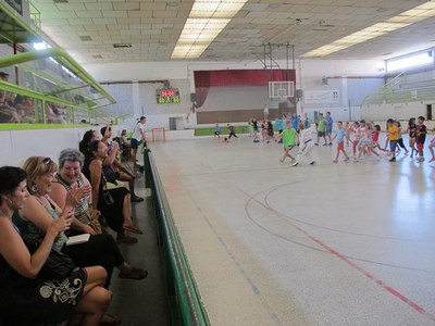 Foto 3. Els nois han preparat una exhibició especial per cloure les estades.