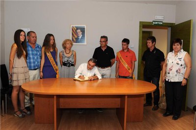 Àngel Ros ha signat al llibre d'honor de Butsènit d'Urgell..