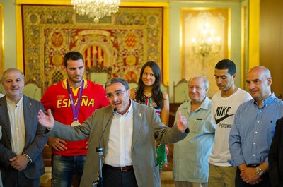 Fotografia de la recepció oficial, al Saló de Plens de l'Ajuntament de Lleida.