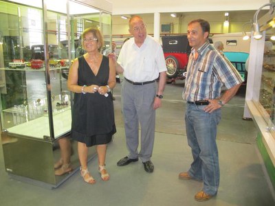 Foto 1. L'alcaldessa accidental Montse Parra, en un moment de la visita.