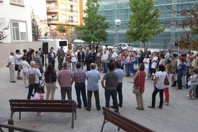 L'alcalde de Lleida, Àngel Ros, ha presidit aquest emotiu homenatge, al qual han assistit nombrosos veïns i veïnes del barri, que han volgut acompany….