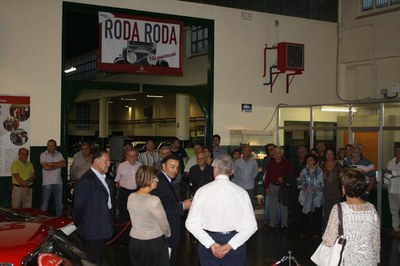 Més d'un centenar de persones han assistit a la celebració de l'aniversari del Museu de l'Automoció de Lleida..