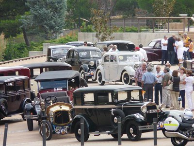 Foto 3. La concentració de vehicles s'ha fet al Parc de Santa Cecília.