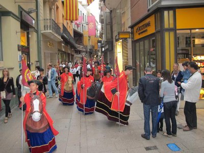 Foto 3. Els elements que han participat en la cercavila han recorregut els carrers de l'Eix.