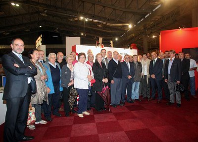 Els membres de la comissió de l'Horta, a l'estand de la Paeria..