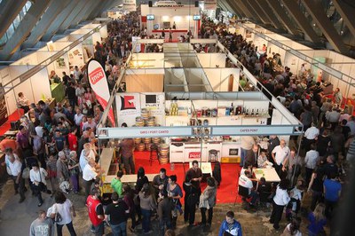 La Fira de Sant Miquel s'ha omplert de gom a gom aquest diumenge.