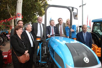 L'alcalde de Lleida, Àngel Ros, ha encapçalat la visita de les autoritats pel recinte firal.
