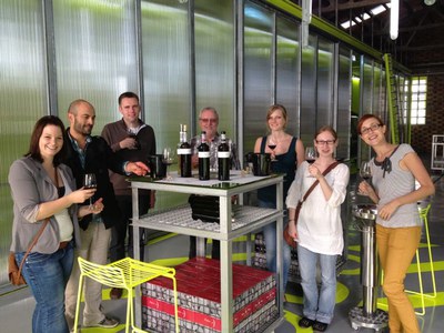 Els touroperadors van visitar ahir a la tarda el celler la Gravera..