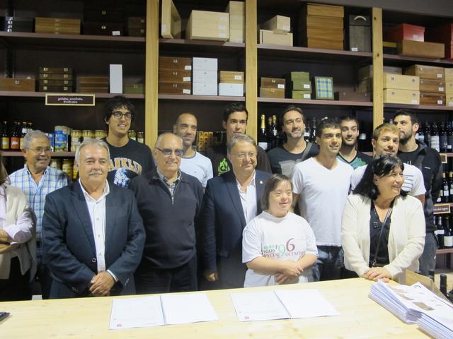 El regidor d'Esports, Txema Alonso, ha assistit a l'acte de signatura entre ambdós entitats
